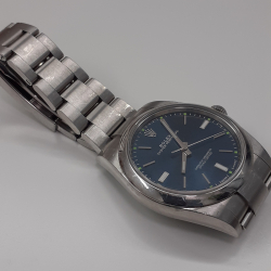 Rolex Oyster Perpetual 39 mm BLUE COLOR DIAL 114300