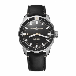 Ulysse Nardin Diver 42 mm Automatic Self Wind Date, Hours, Minutes, and Seconds Mens watch 8163175/92